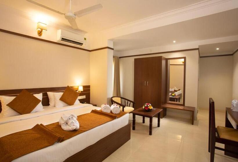 디럭스 룸 킹사이즈 침대, Keerthi