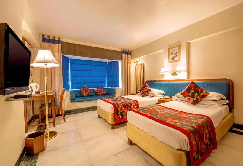 غرفة تنفيذية, Parle International