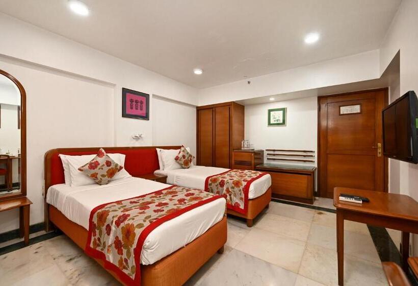 غرفة تنفيذية, Parle International