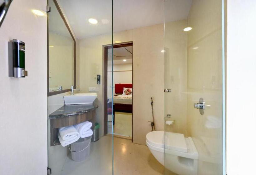 غرفة كلوب, Parle International