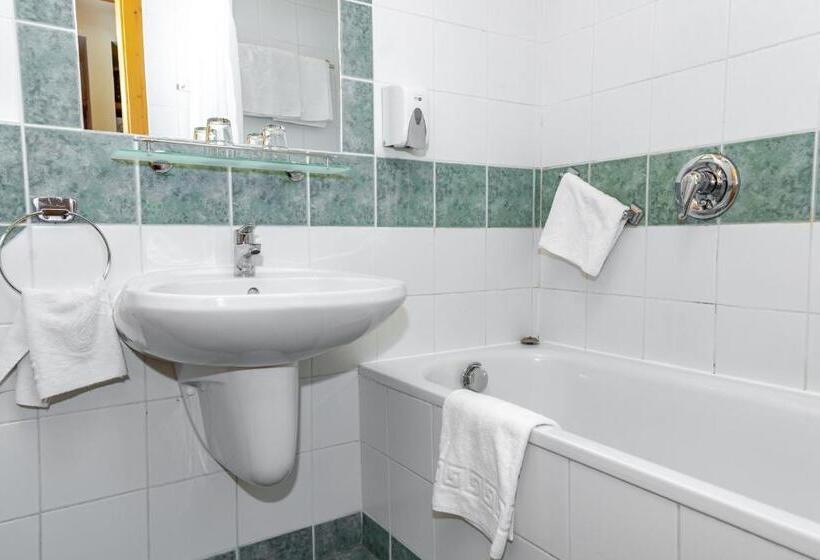 标准间, Petneházy Apart