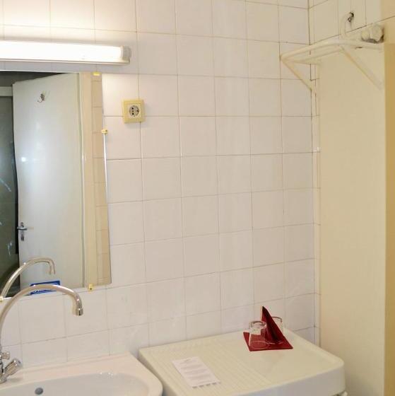 Номер Economy, Szieszta