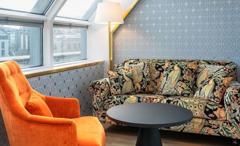 سوییت جونیور, Thon Hotel Cecil