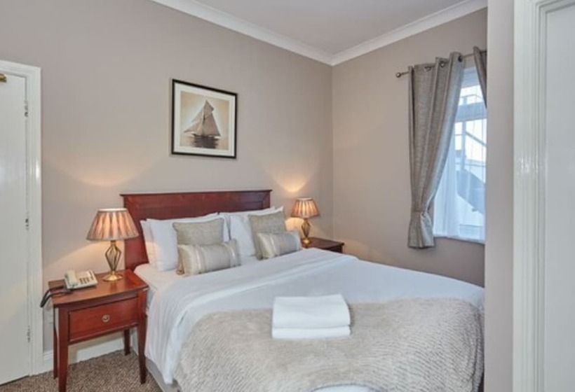 חדר סטנדרט, Uppercross House