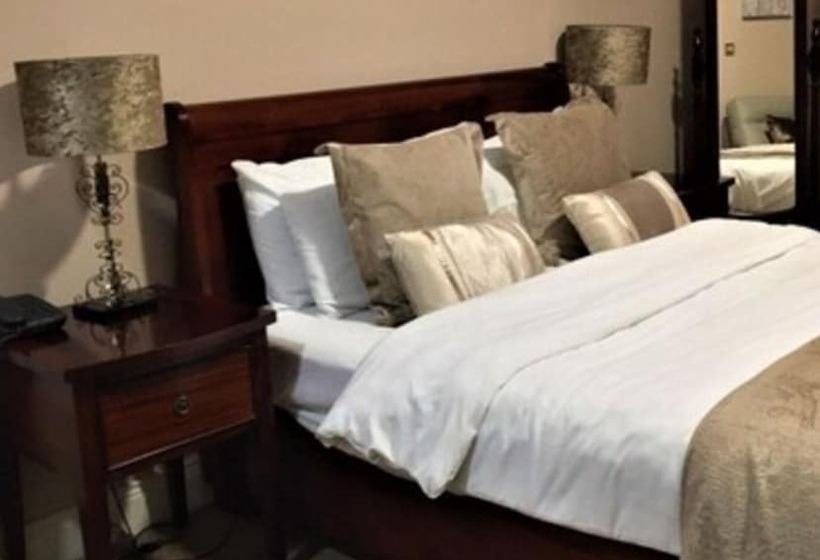 חדר קלאסי מיטת קינג סייז, Uppercross House