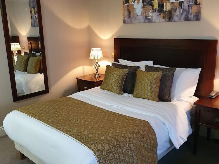 חדר סטנדרט, Uppercross House