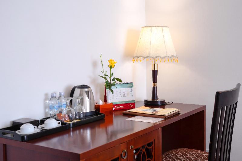 اتاق لوکس با چشمانداز باغ, Century Riverside Hotel Hue