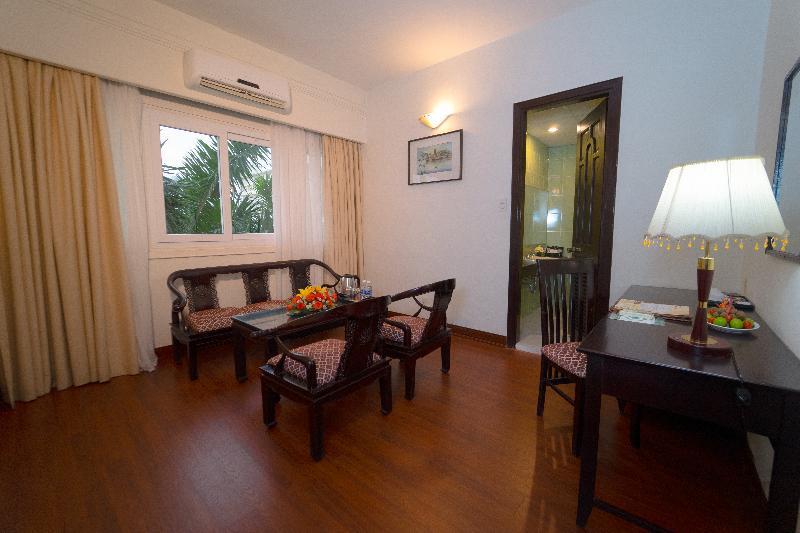 اتاق لوکس با چشمانداز باغ, Century Riverside Hotel Hue