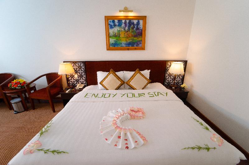 سوئیت با چشمانداز رودخانه, Century Riverside Hotel Hue