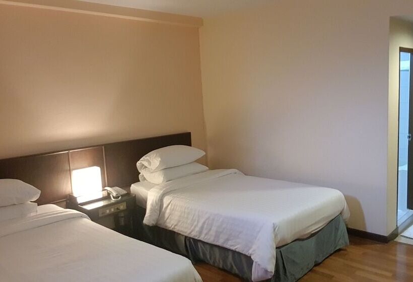 Номер Superior, Dusit