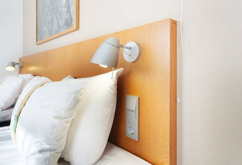 Номер Стандарт Адаптированный для Инвалидов, Holiday Inn Helsinki Vantaa Airport, An Ihg