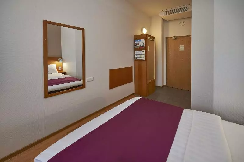 اتاق استاندارد یک نفره, Holiday Inn Helsinki Vantaa Airport, An Ihg