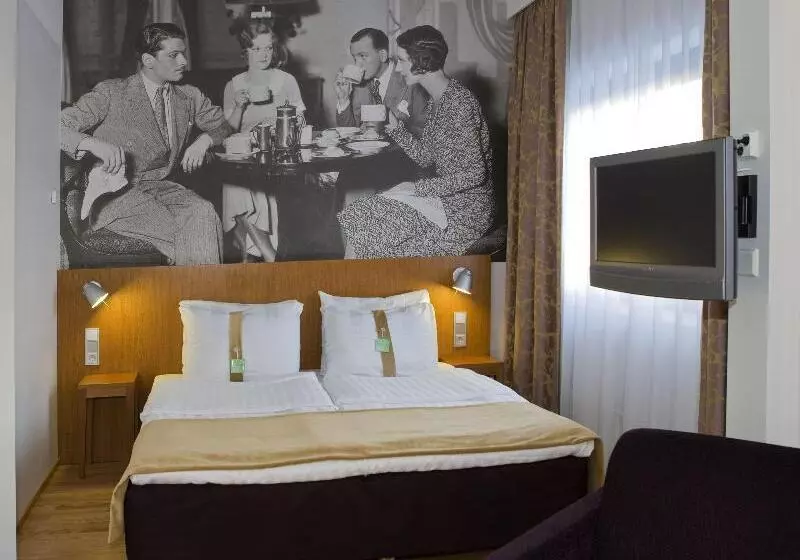 اتاق اجرایی با تخت بزرگ, Holiday Inn Helsinki Vantaa Airport, An Ihg