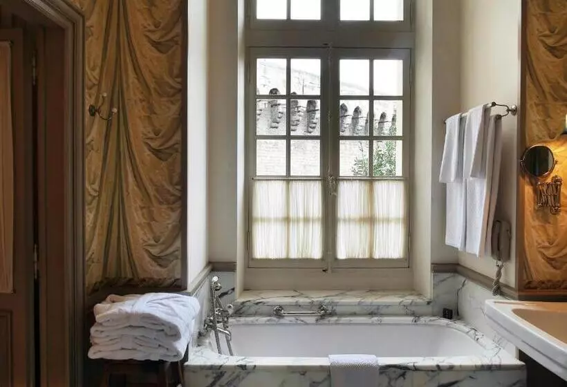 Suite, La Mirande