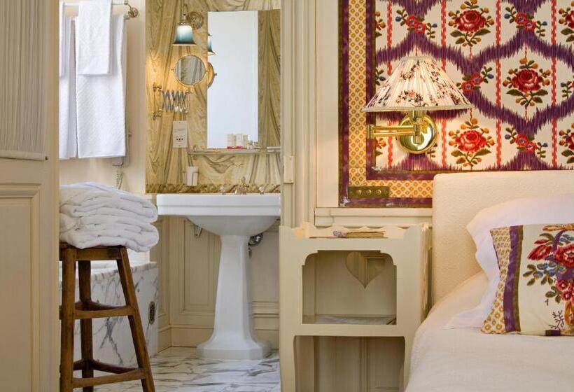 سوییت, La Mirande