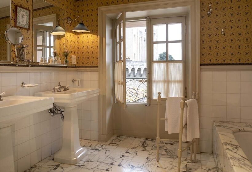 اتاق لوکس, La Mirande