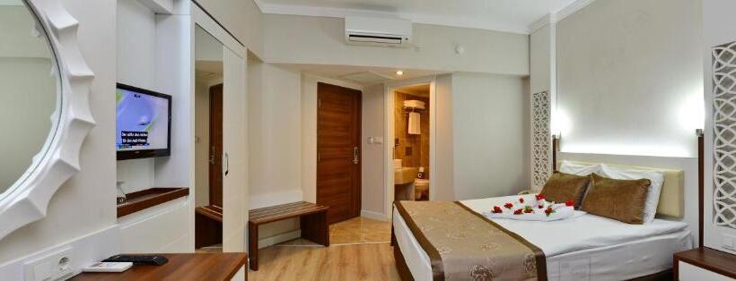 Номер Стандарт Вид на Бассейн, Linda Resort