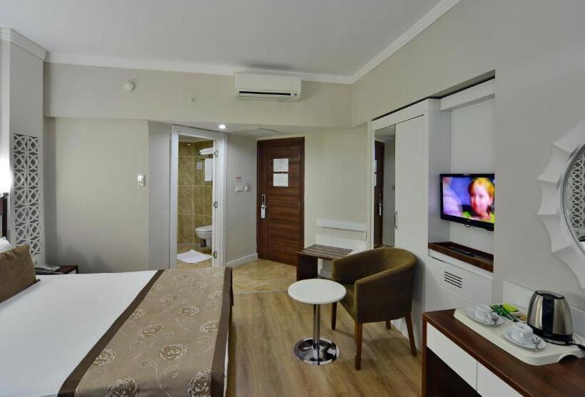 Номер Стандарт Вид на Бассейн, Linda Resort