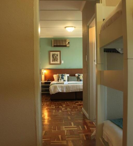 اتاق خانوادگی, The Wilderness