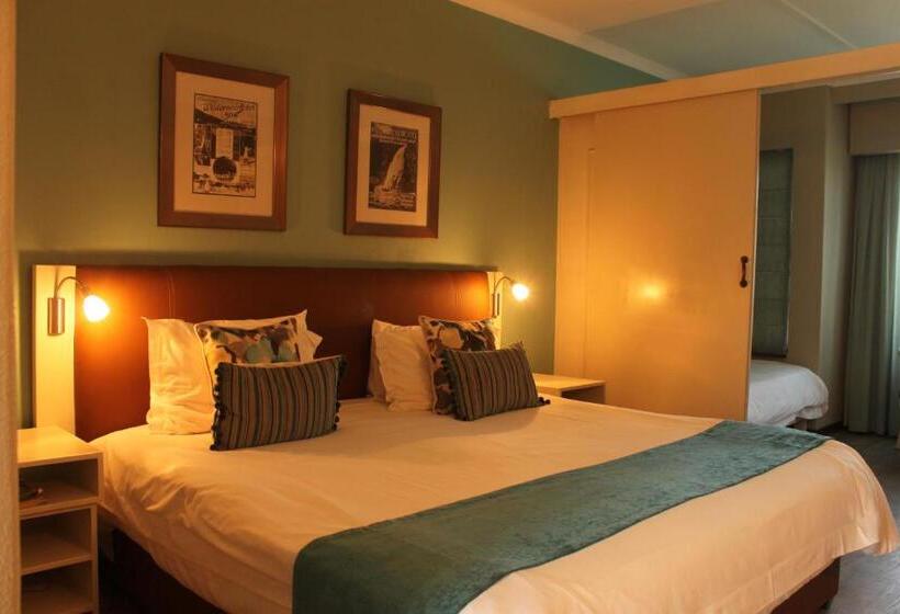 اتاق لوکس خانوادگی, The Wilderness