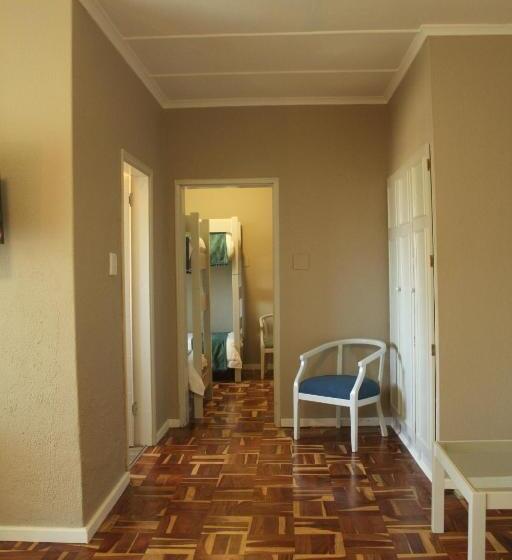 اتاق خانوادگی, The Wilderness