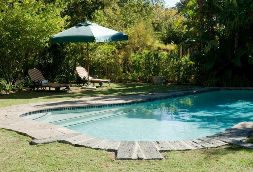 جناح إدارى, Willowbrook Country House