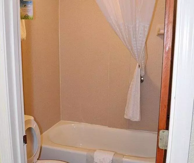 اتاق استاندارد با 2 تخت دوبل, Days Inn By Wyndham Jacksonville Nc