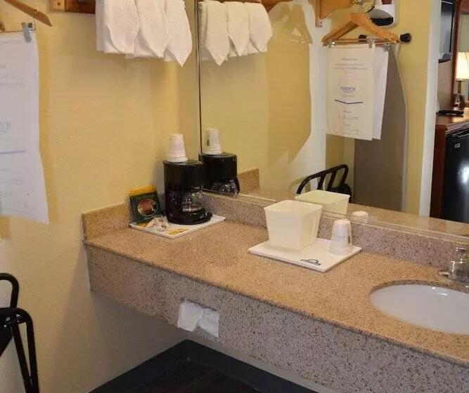 اتاق استاندارد با 2 تخت دوبل, Days Inn By Wyndham Jacksonville Nc