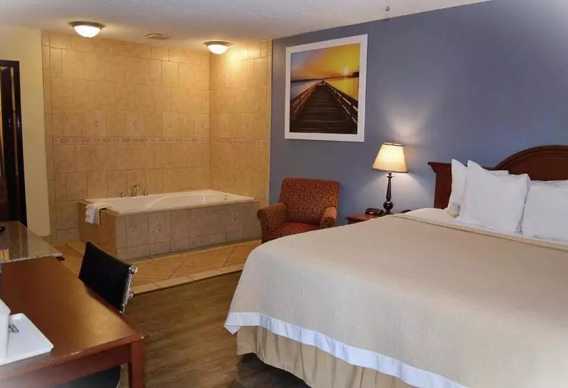 Deluxe Suite King Bed, Days Inn By Wyndham Jacksonville Nc