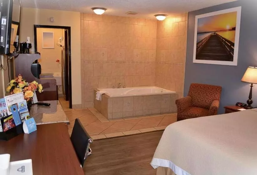 Deluxe Suite King Bed, Days Inn By Wyndham Jacksonville Nc