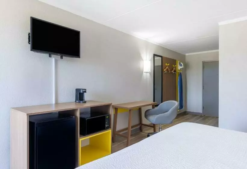キングサイズベッドのスタンダードルーム, Days Inn & Suites By Wyndham Fort Bragg/cross Creek Mall