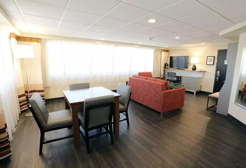 سوییت, Holiday Inn Champaign, An Ihg
