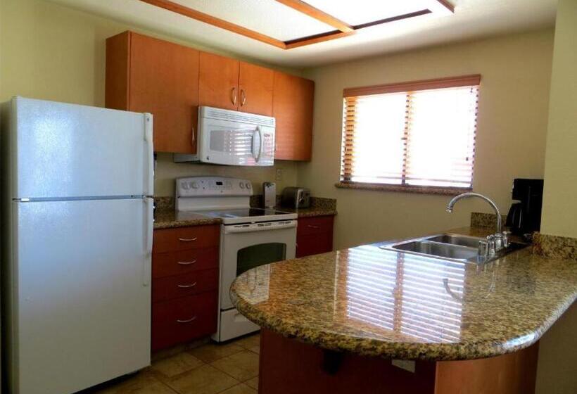 스탠다드 스튜디오, Polo Towers