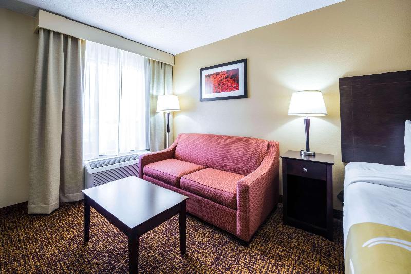 غرفة قياسية سرير كينج, Quality Inn & Suites