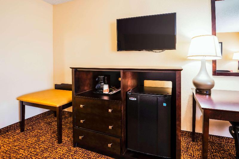 キングサイズベッドのスタンダードルーム, Quality Inn & Suites