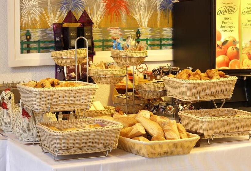 اتاق استاندارد سه نفره, Logis Hotel Arc En Ciel
