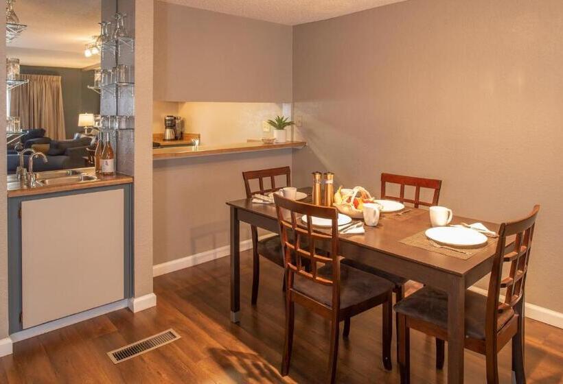 １ベッドルームのデラックスアパートメント, Thunderbird Resort Club