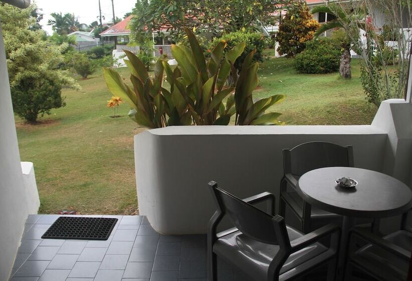 اتاق استاندارد با چشم‌انداز باغ, Daniella's Bungalows