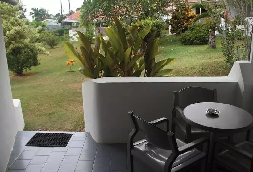 اتاق استاندارد با چشم‌انداز باغ, Daniella's Bungalows