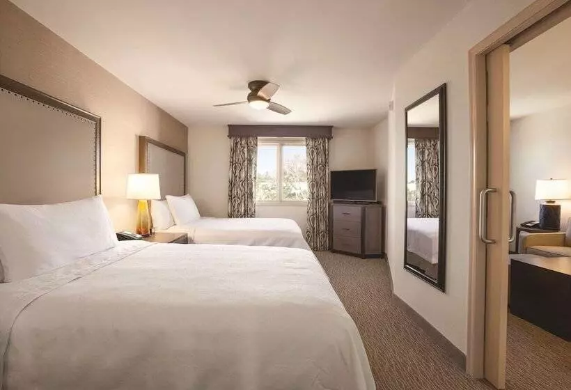 سوییت با چشم‌انداز استخر, Homewood Suites By Hilton Tucson/st. Philip S Plaza Univ