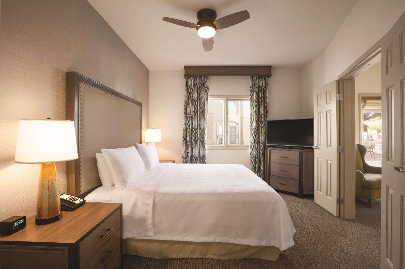 套房带泳池景, Homewood Suites By Hilton Tucson/st. Philip S Plaza Univ