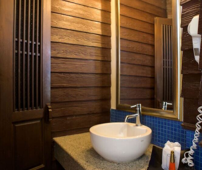 חדר דלוקס, Chiangmai Gate