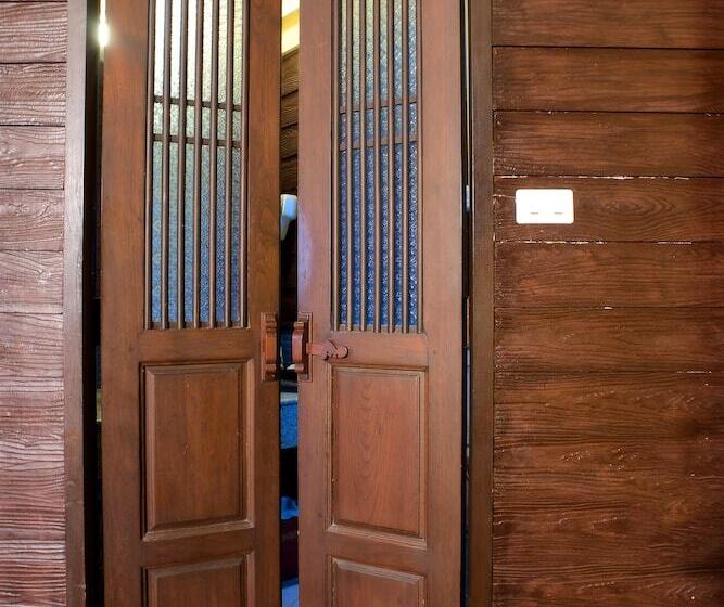 חדר דלוקס, Chiangmai Gate