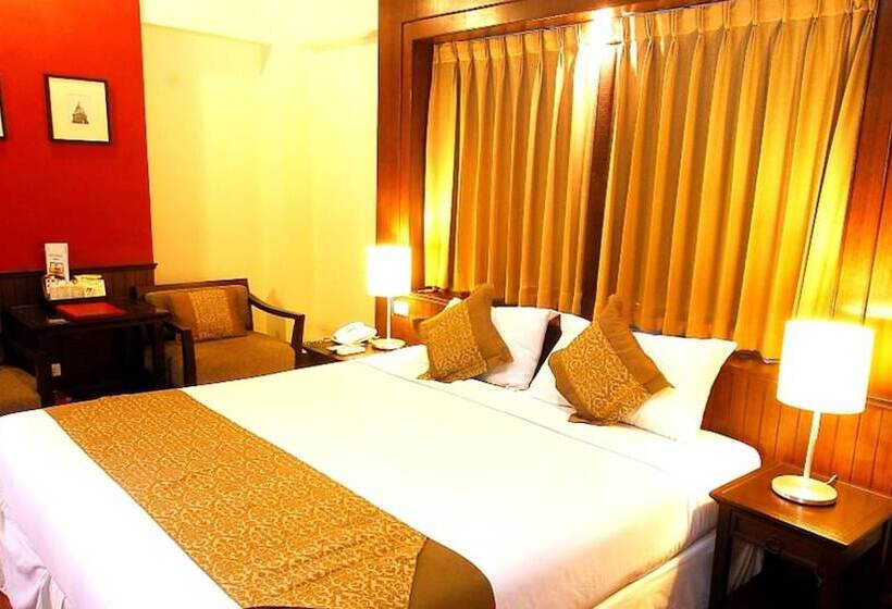 חדר דלוקס, Chiangmai Gate