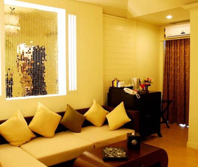 סוויטה, Chiangmai Gate