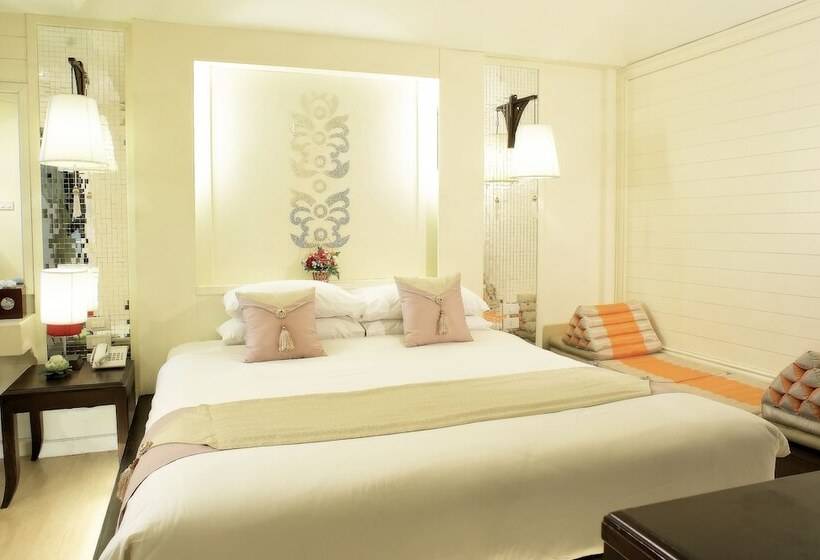 סוויטה, Chiangmai Gate