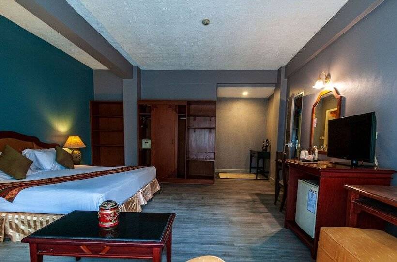 חדר דלוקס, Chiangmai Gate