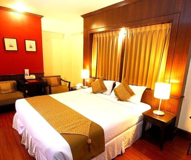 חדר דלוקס, Chiangmai Gate