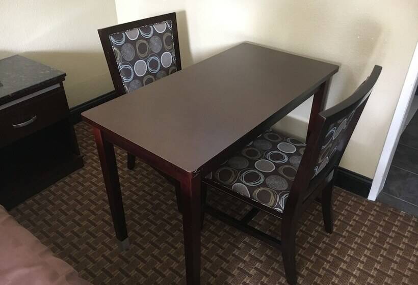 غرفه قياسيه سريرين مزدوجين, Del Amo Inn