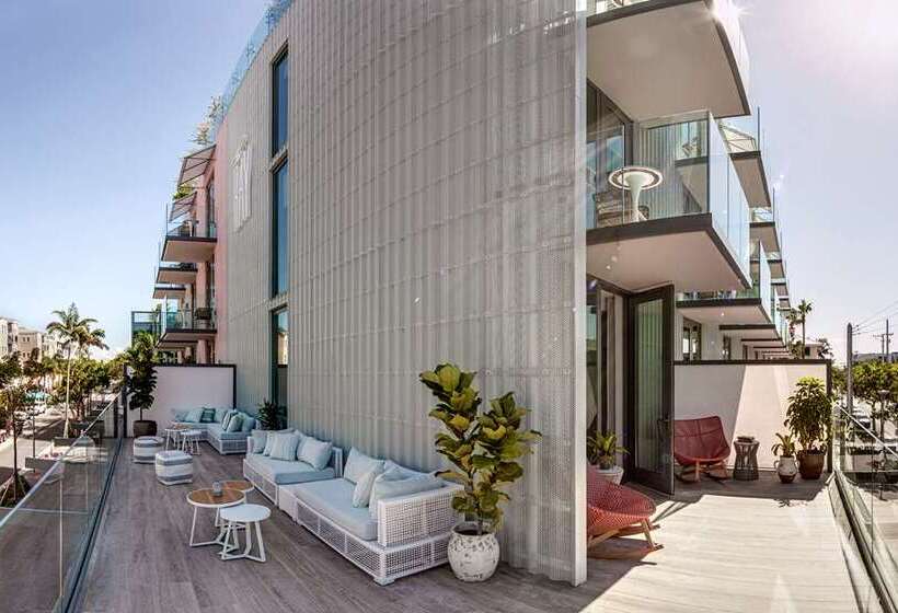 キングサイズベッドのスタンダードルーム, Hilton Long Beach